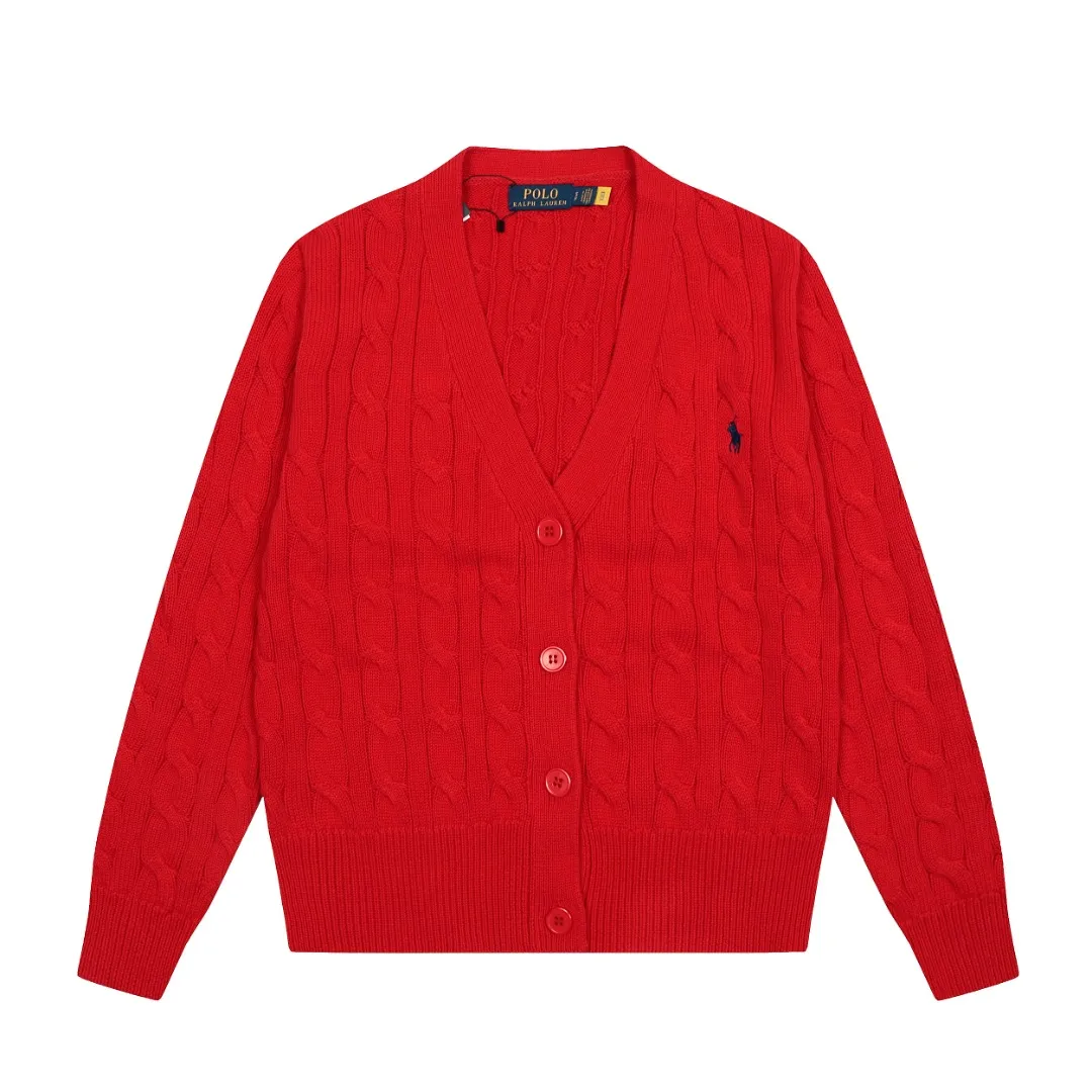 P250 Top quality" Style number: DS113# (not off the shelves all year round) [Ralph Lauren large V-neck solid color pony embroidered logo twist knitted cardigan] ✅Ralph Lauren classic basic versatile goddess style large V-neck knitted cardigan jacket ✅Main supply platform live broadcast Wholesale entities Replenish when out of stock Not off the shelves ✅ZP quality 1:1 version Scan the code to enter the GF website Counter quality ✅Detailed quality is the only one in Guangzhou Imported quality cotton yarn, focusing on high-end, cost-effective, good quality needless to say ✅The version is restored to the original order, the maximum size can be worn up to 160 pounds, loose, comfortable and stress-free ✅The upper body is simple and easy to match, ootd must-have style, good-looking clothes are never picky, a must-have in the goddess' wardrobe. Size: S-XL Color: Black White Gray Light Blue Khaki Pink Yellow Chinese Red Navy Blue White Label Navy Blue Red Label